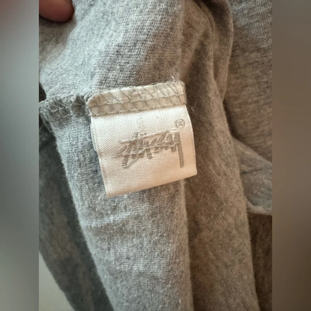 Stussy Logo Grey Old School T-shirt - Picture 5 of 6